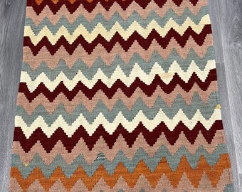 Handmade Afghan Kilim Rug: Natural Wool, Traditional Design (131x82cm)