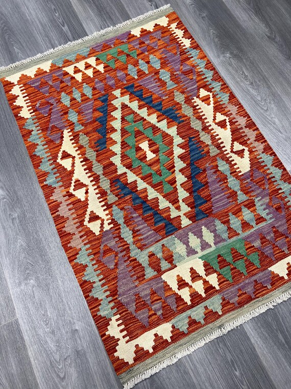 Handmade Afghan Kilim Rug: Natural Wool, Traditional Design