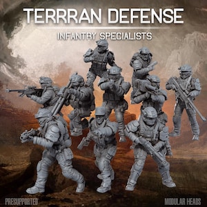 Puede incluir: Un conjunto de figuras de soldados en miniatura de color gris titulado Terrran Defense Infantry Specialists. Las figuras aparecen en varias poses de combate, con equipo táctico, cascos y portando rifles, armas pesadas y pistolas.