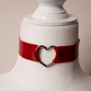Red Latex Heart Choker for Valentines Day gift, Latex Collar as Discreet Day Collar, Pastel Goth Jewelry, Kittenplay Collar for Fetish Wear