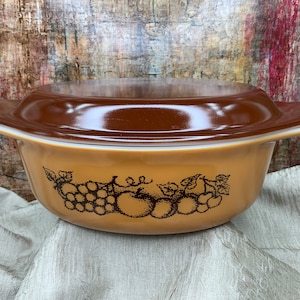 Vintage Pyrex Old Orchard 1.5qt Casserole with Opalware Lid, Vintage Kitchen, Casserole Dish with fruit print, butterscotch and brown dish