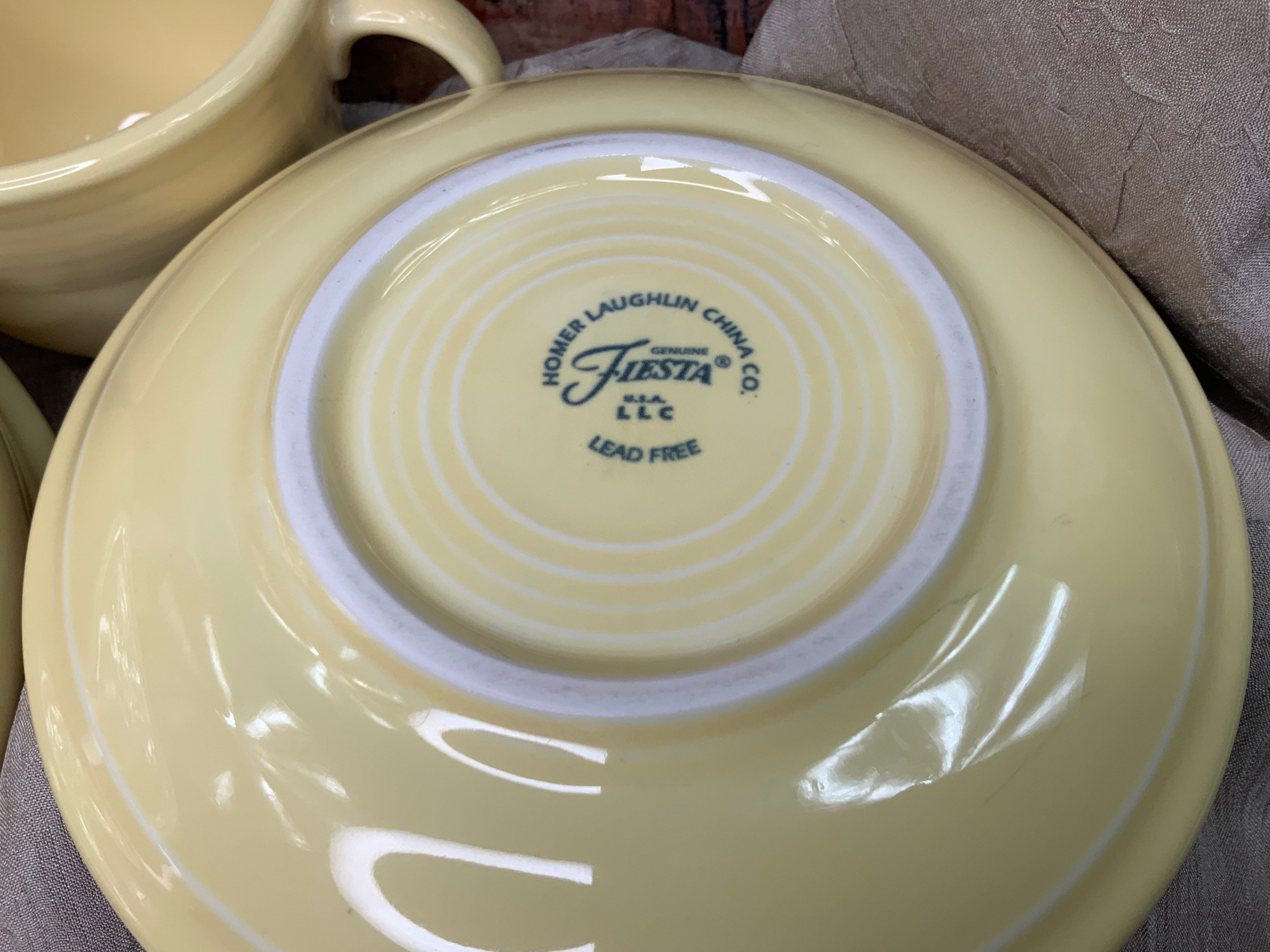 Vintage Fiesta Ware Yellow 5 Piece Place Setting, Dinner Vintage Fiesta Ware Yellow 5 Piece Place Setting, Dinner