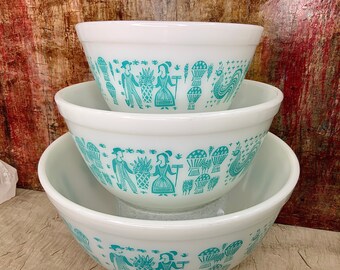 PYREX バタープリントミキシングボウル 3点セット Vintage Pyrex Butterprint Mixing Bowls, Set of 3, Turquoise Amish