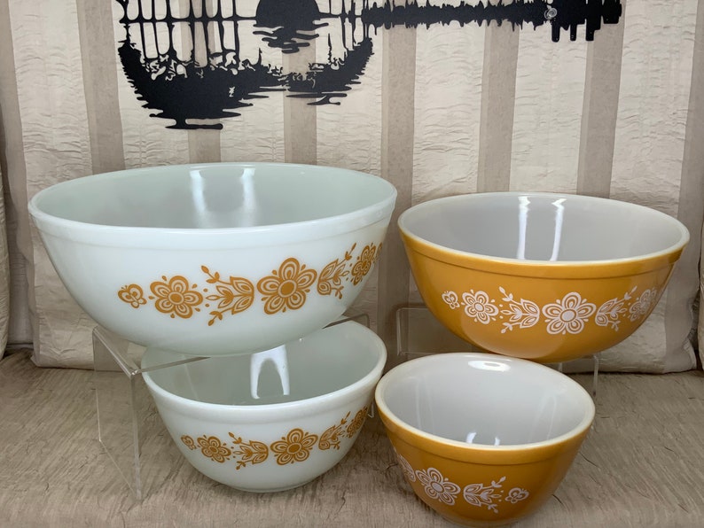 Vintage Pyrex Butterfly Gold Mixing Bowls Set of 4 Nesting - Etsy