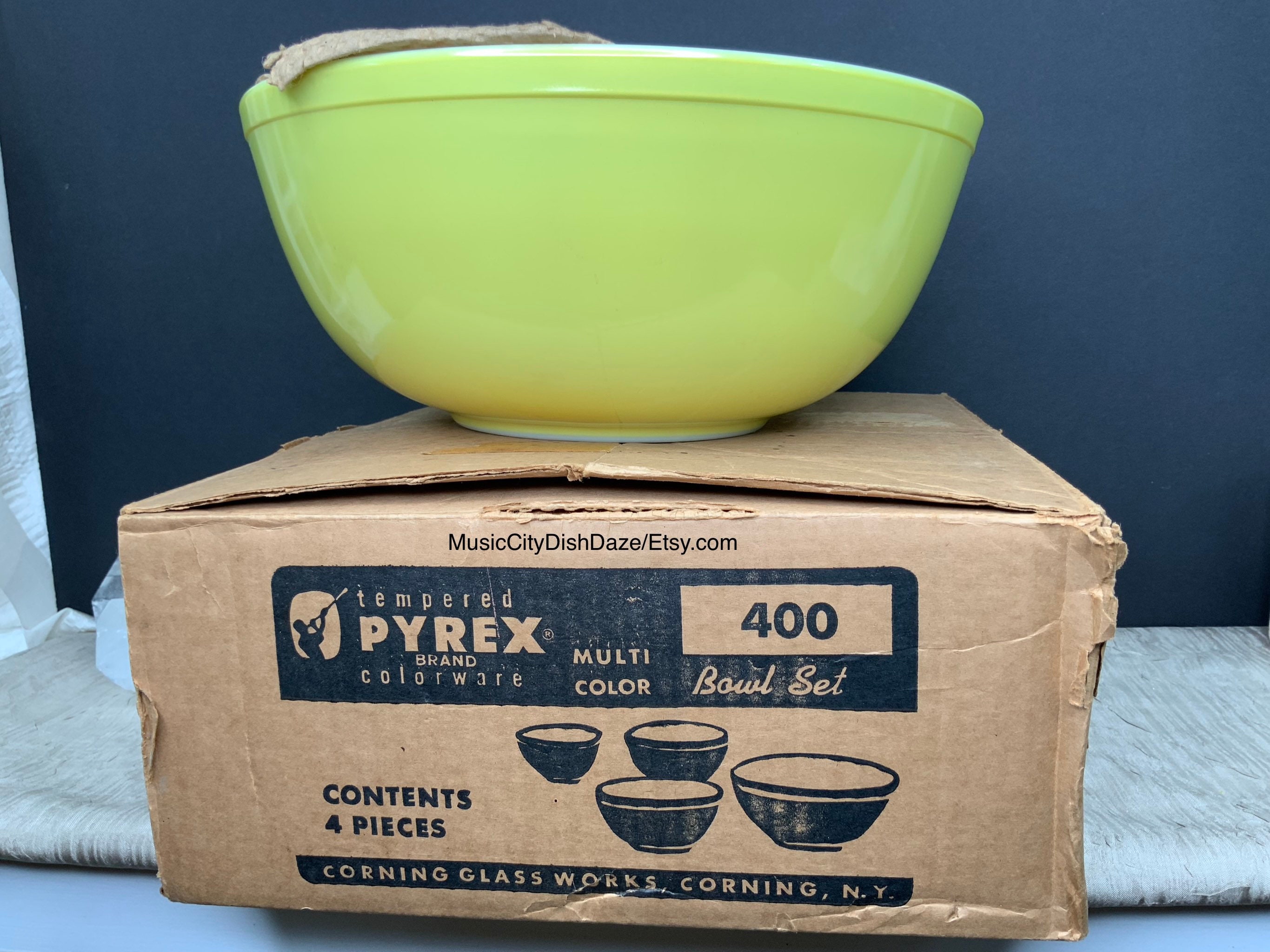 Vintage Pyrex Primary Color Mixing Bowls, Set of 4, Original Box