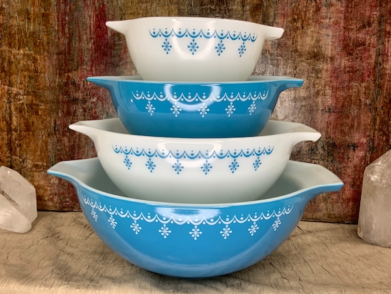 Vintage Pyrex Snowflake Blue Garland, Cinderella Set of 4