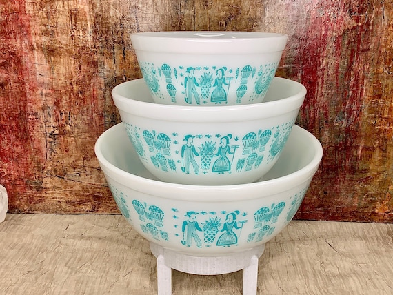Vintage Pyrex Butterprint Mixing Bowls, Set of 3, Turquoise Amish