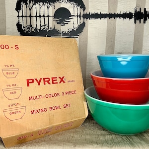 Vintage Pyrex Primary Mixing Bowls, New Old Stock, New In Box, Nesting Bowls,  Multi Color 3 Piece Set, Green, Red, Blue, Mint Condition