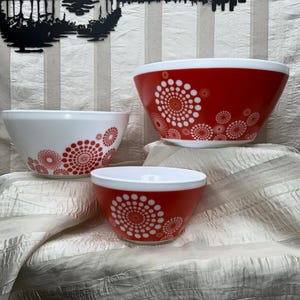 Pyrex Vintage Charm Bowls - Etsy