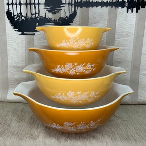 Vintage Pyrex Butterfly Gold Bouquet Cinderella Bowls Set of 4 Mixing Bowls, Version 2, Butterfly Bouquet, Made in USA