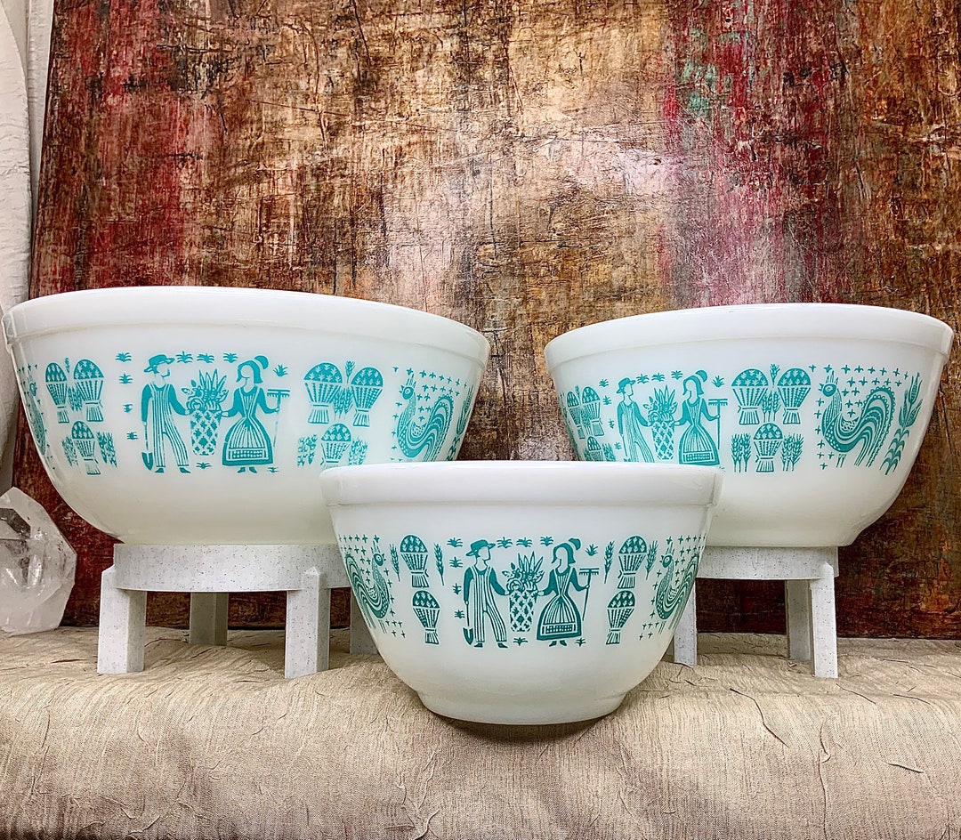 Vintage Pyrex Butterprint Mixing Bowls, Set of 3, Turquoise Amish