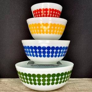 Vintage Pyrex Dots Mixing Bows, Complete 4 Piece Set, Green Dot 404, Blue Dot 403, Yellow Dot 402, Orange Dot 401, Nesting Bowls Polka Dot