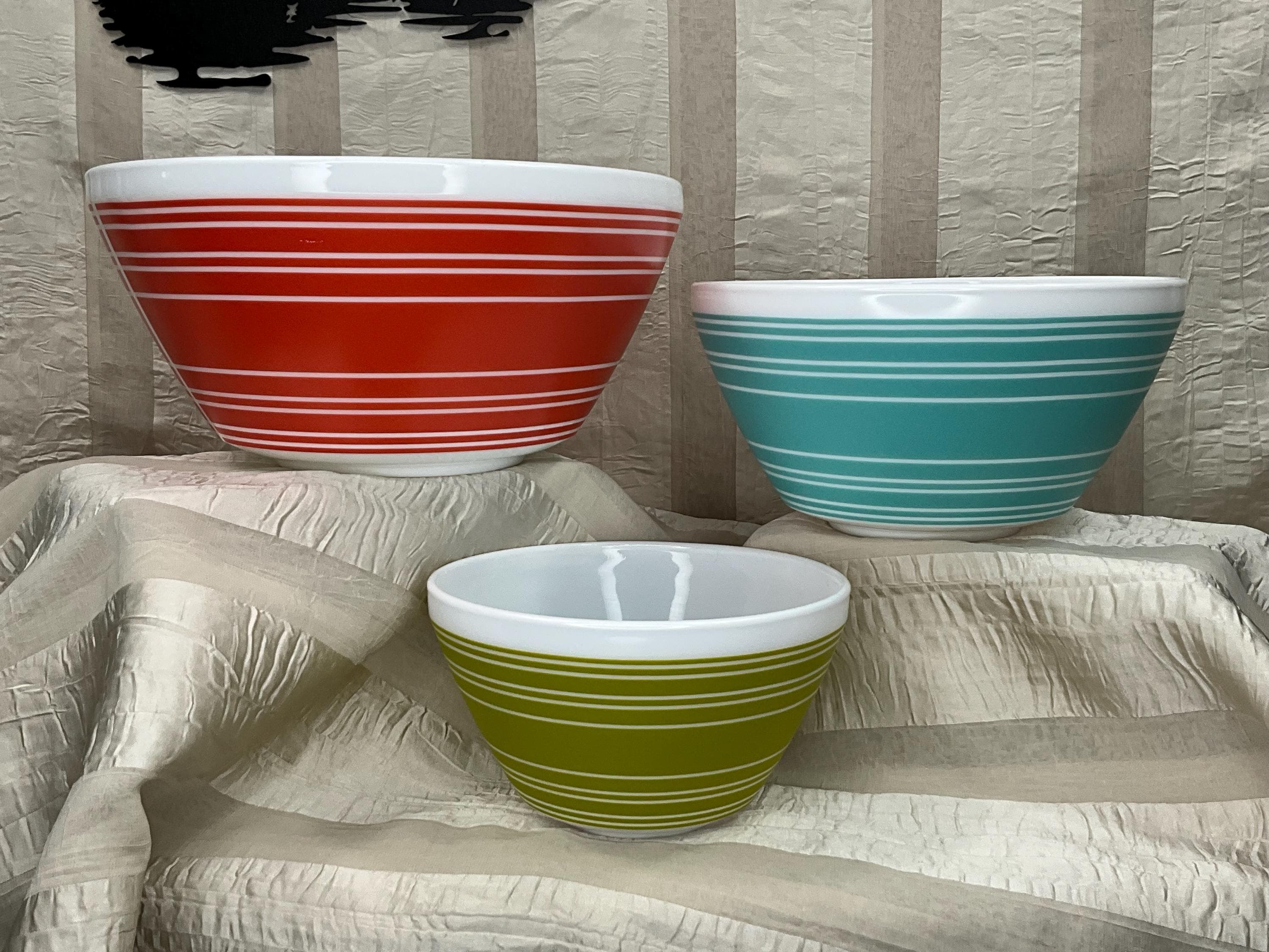 Pyrex Vintage Charm Bowls - Etsy
