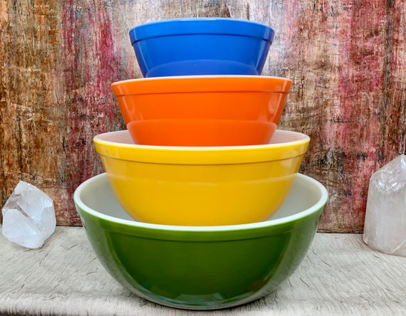 Vintage Pyrex Reverse Primary Mixing Bowl Set, NOS No Box