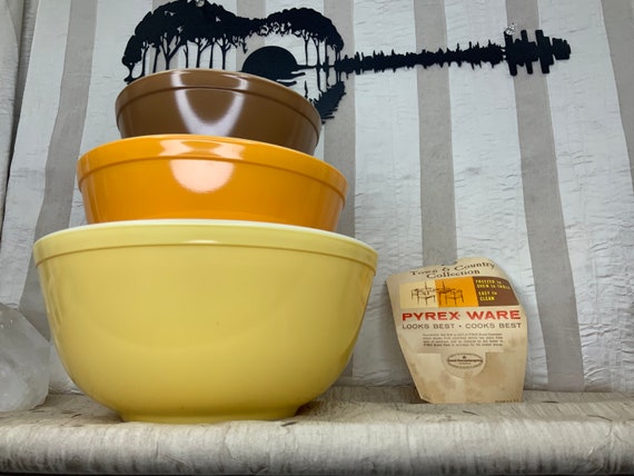 Vintage Pyrex Town and Country Mixing Bowls, New In Box, Set
