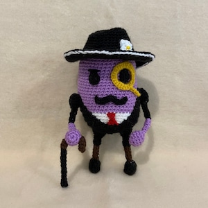 Mr Potato 2 crochet pattern. Easy to follow. Resembles a character in the video game ROBLOX Piggy. PATTERN ONLY! It is not an actual toy.