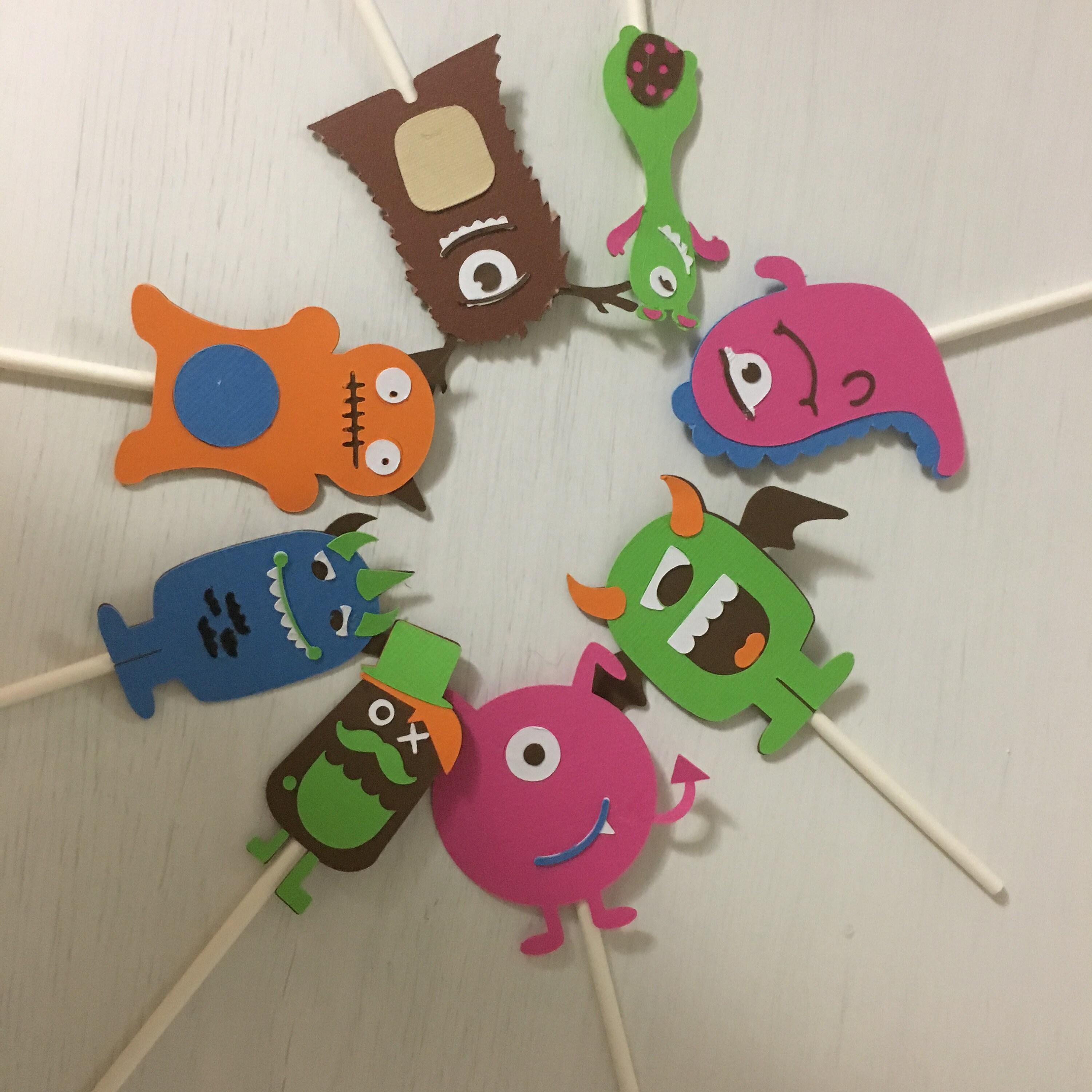 Monsters Party Cupcake Toppers Set of 8. by Ladybugtoppers. Etsy Denmark
