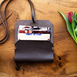 10-Pack Brown Leather Photo Envelope: 4x6 or 5x7 Prints