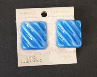 Elektrisch blauwe vierkante oorbellen uit de jaren 80: vintage metalen kostuumsieraden