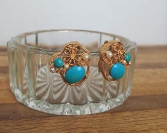 Vintage imitatieturkoois, goudkleurige imitatieparelclipoorbellen