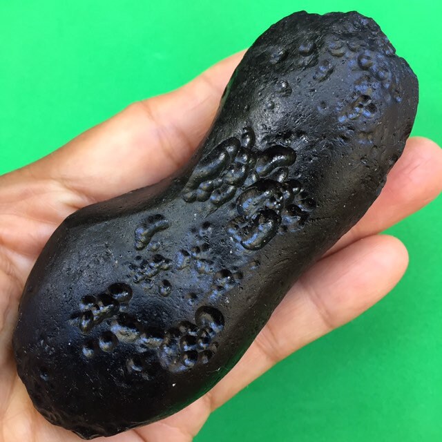 tektite natural black meteorite thai space rock rough original indochinite stone 129 g museum specimen rare super big