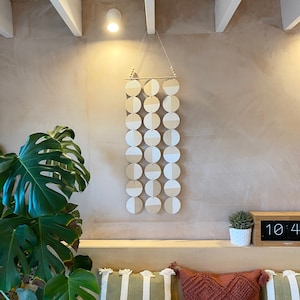 Grande suspension murale blanche - oeuvre d'art géométrique en contreplaqué - tenture murale scandinave - oeuvre d'art murale longue et étroite - grande oeuvre d'art murale blanche
