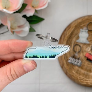 Tennessee Keychain - The Great Smokey Mountains keychain - TN Keychain - Tennessee nature keychain - State keychains - Tennessee Gift