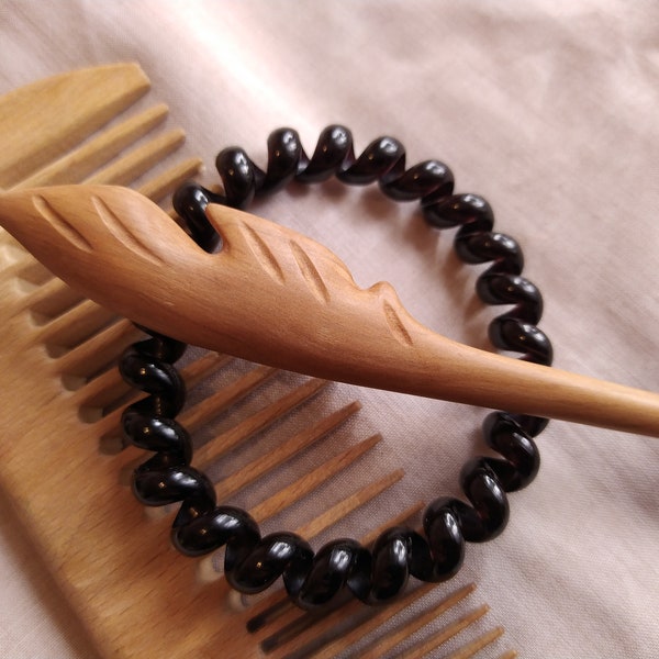 Épingle à cheveux en bois Épingle à cheveux en plumes sculptées à la main Coiffure japonaise Accessoire de cheveux en bois Bâton de cheveux sculpté Bijoux de cheveux Boho