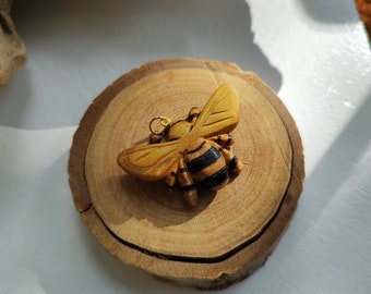 Handgeschnitzte Honigbienen Halskette aus Holz Bienen Anhänger Handgemachte Geschenk für Bienen Liebhaber Holzschmuck Entomologisches Design