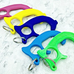 3D Printed Door Grabber | Ferramenta de abertura de porta, presente feito à mão, chaveiro de cor personalizada, chaveiro de assistência de maçaneta, saúde e segurança
