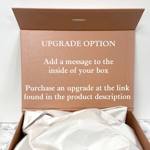 OPCIÓN DE ACTUALIZACIÓN SOLAMENTE Vinilo / para mensaje dentro de la tapa de Cajas de regalo personalizadas con cinta y tapa magnética