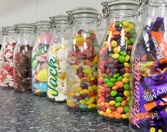 Filled Personalised Sweets Gift Jars Vinyl FONT D| Sweets Haribos Skittles Heroes Flying Saucers in Glass Containers Home Organisation