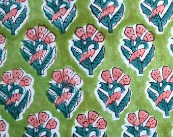 Grün-rosa bedruckter Baumwollstoff mit Blockmuster zum Nähen von Kleidern, Quilten, Polstern, Gardinen und als floraler Stoff in großen Mengen