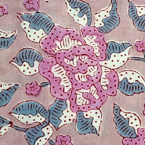 Tissu imprimé par mètre rose violet pour couture, ameublement, courtepointe, rideaux, couture, tissu floral indien fait main