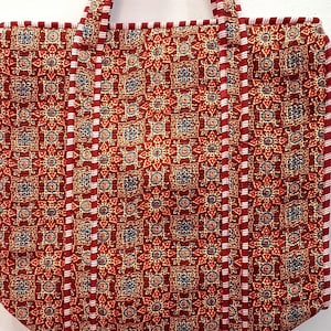 Red Floral Print Quilted Tote Bag,Shopping Bag,Shouder Bag,Large Travel Bag,Market Bag,Block Printed,Beach Bag,With zip