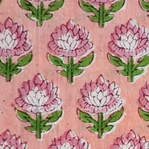 Tissu imprimé crème rose vert par mètre pour couture, courtepointe d'ameublement, tissu indien fait main, tissu en coton à fleurs