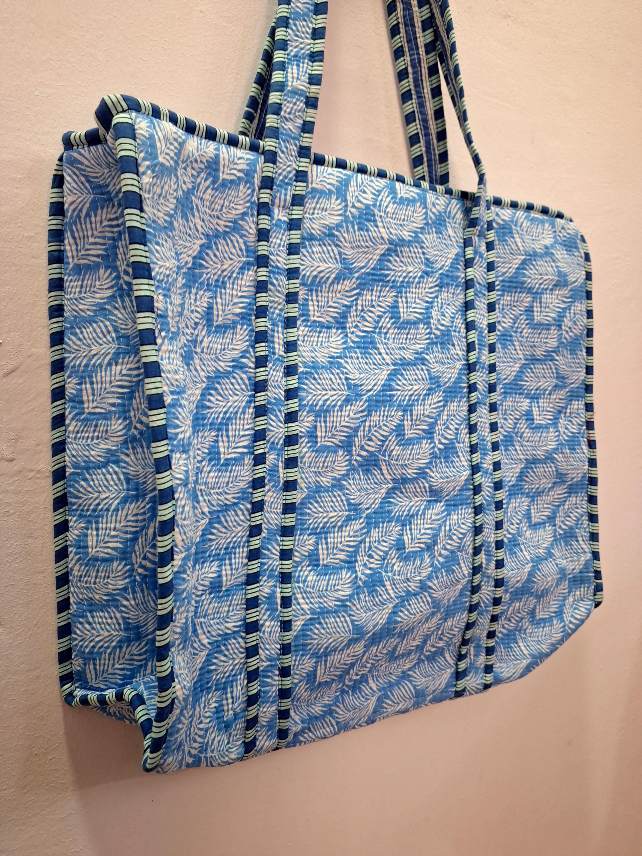 送料 ブルーフローラルプリントキルティングトートバッグ、ショッピング