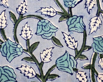Tela india con estampado floral en azul y verde, cortada a medida, para confección, acolchado, costura, cortinas y tapicería.