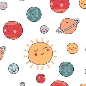 Peut inclure: Un motif sans couture repr&eacute;sentant un soleil souriant avec les yeux ferm&eacute;s et des joues rouges, entour&eacute; de plan&egrave;tes de diff&eacute;rentes couleurs et motifs. Les plan&egrave;tes ont &eacute;galement des visages souriants et certaines ont des anneaux.