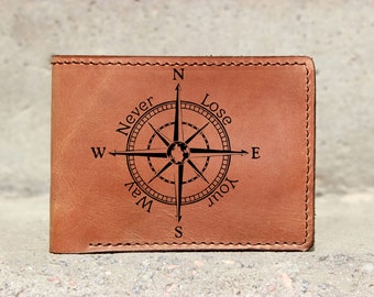 Travel Compas - aangepaste bifold portemonnee / Gepersonaliseerde bifold portemonnee / Mountain gift