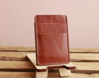 Personalisierter Lederkartenhalter, minimalistische Brieftasche, Geschenk mit Gravur