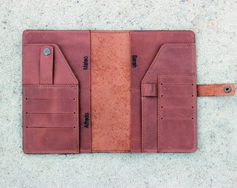 Family passport holder/Leather travel wallet/4, 6,8, passport holder/Monogramed Leather travel wallet