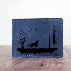 Howling wolf Design Wallet  Gift for Men & Women Bifold Wild Animals Wallet | Wolf Animal Lovers Personalized Wallet | Wildlife Gift Idea