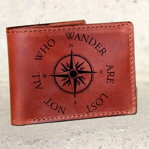 Tous ceux qui errent ne sont pas perdus - portefeuille en cuir - cadeau pour voyage / portefeuille classique homme - cadeau pour lui / portefeuille Bifold / cadeau Groomsman