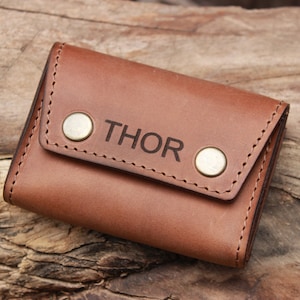 Cuero personalizado a granel Titular de la tarjeta de crédito Caja de la tarjeta De cuero Cartera de cuero Manga de tarjeta personalizada Personal Groomsmen Regalos cartera delgada para hombres