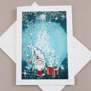 Ilustración de tarjeta de felicitación de feliz navidad con el gnomo, saludo divertido de Navidad, tarjeta de regalo original para ella para él, felicitación navideña