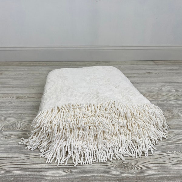 White Bedspread - Etsy
