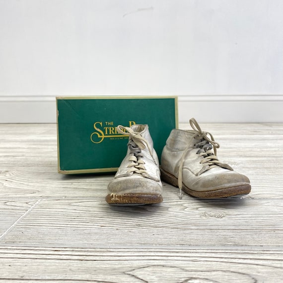 Vintage White Leather Stride Rite Baby Shoes (BMH) - image 1