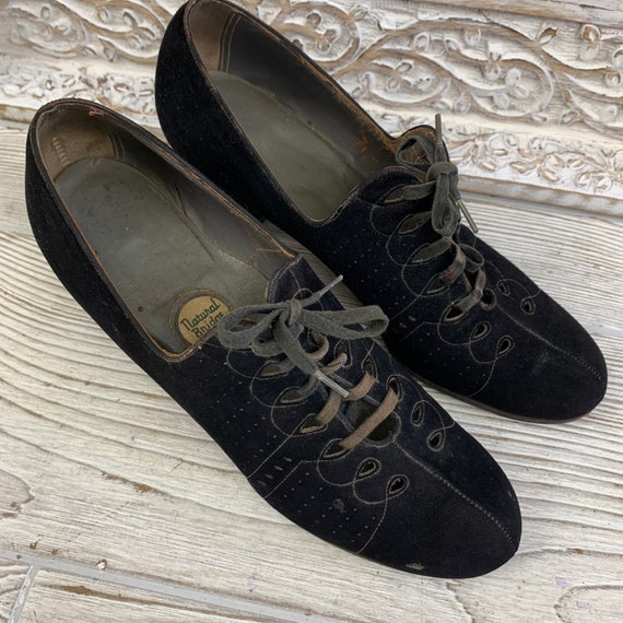 Antique 1920s/30s Heeled lace-up Shoes (HG) - image 5