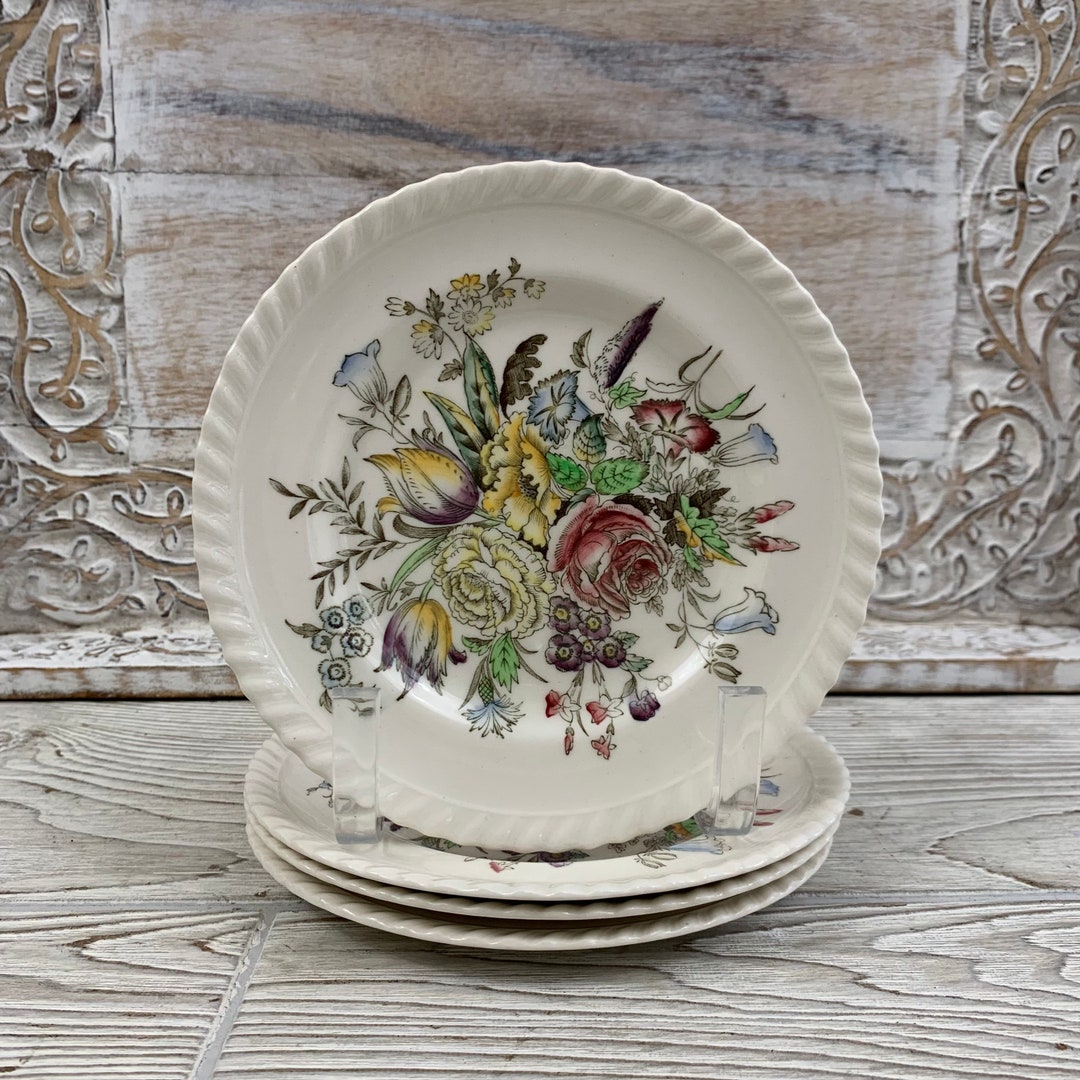 Vintage Johnson Brothers garden Bouquet Bread and Butter Plates Set/4